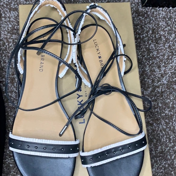 Lucky Brand black Ivoti Sandals - Picture 2 of 3